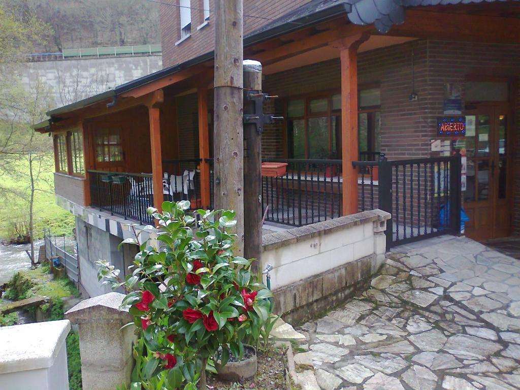 Hostal El Peregrino Ла-Портела-де-Валькарсе Экстерьер фото